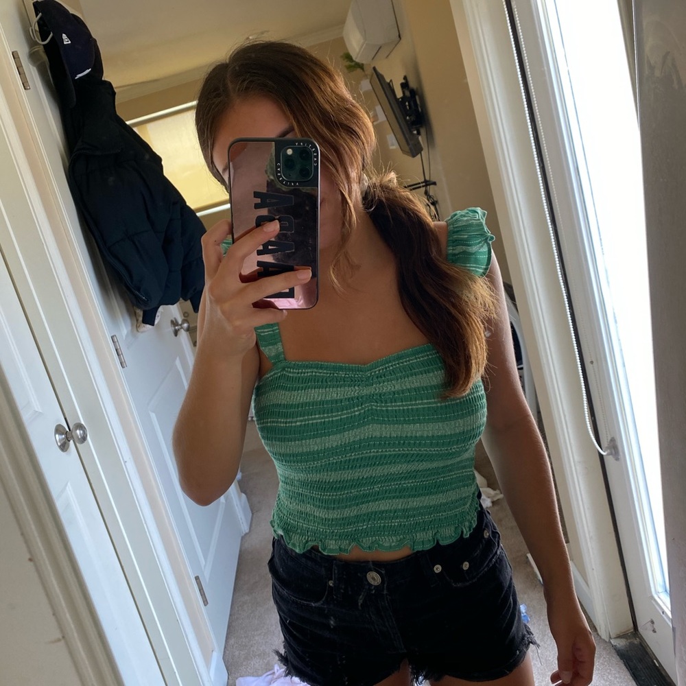 Cropped green summery top